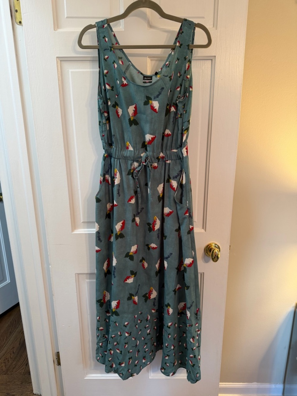 Suno x Uniqlo Floral Sleeveless Midi Dress with Pockets Size L